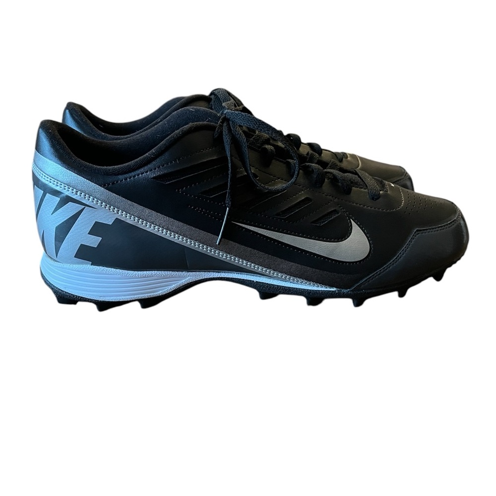 NWOT- Nike Landshark Black, White, and Gray Cleats for Football in Size 14.